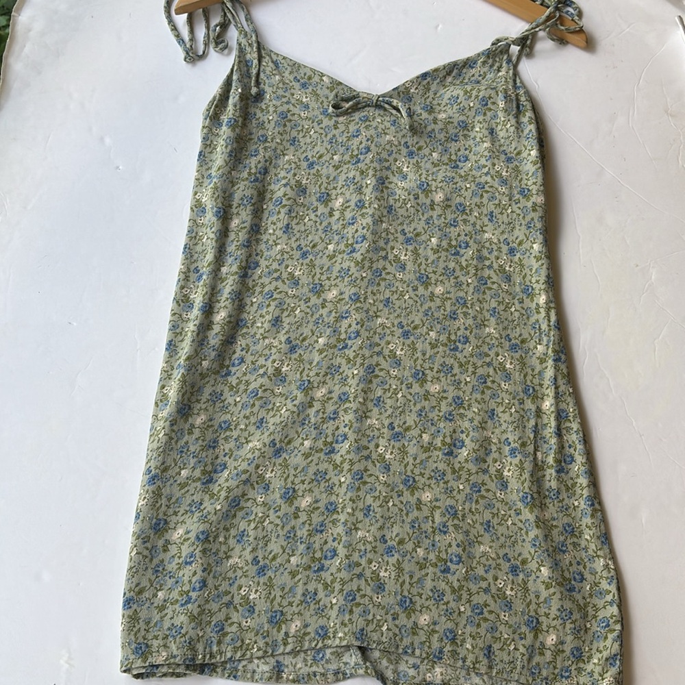 Reformation Chandler Floral Mini Dress Small
Green Blue Sage Sexy Short Bow 2 4 - Picture 7 of 17
